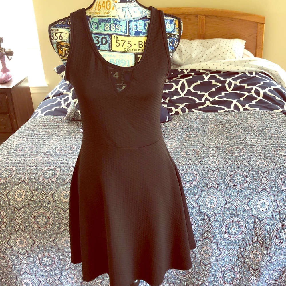 Mid length Little black dress - Picture 2 of 4